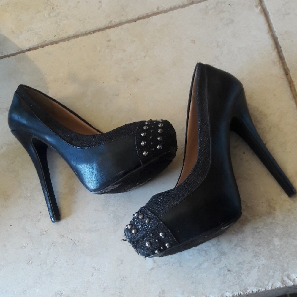 Heels - Picture 3 of 4